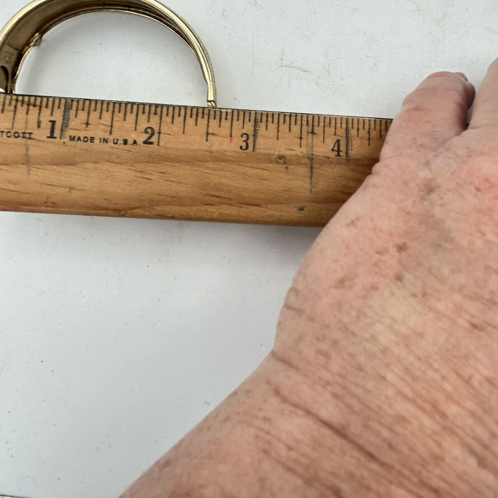 Vtg CORO Pegasus Bracelet 1940-50s  Textured Gold Tone Hinged Bangle Retro 2.5" - Picture 7 of 7